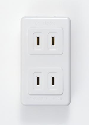 軒先でも使えるドーム型の防犯カメラ